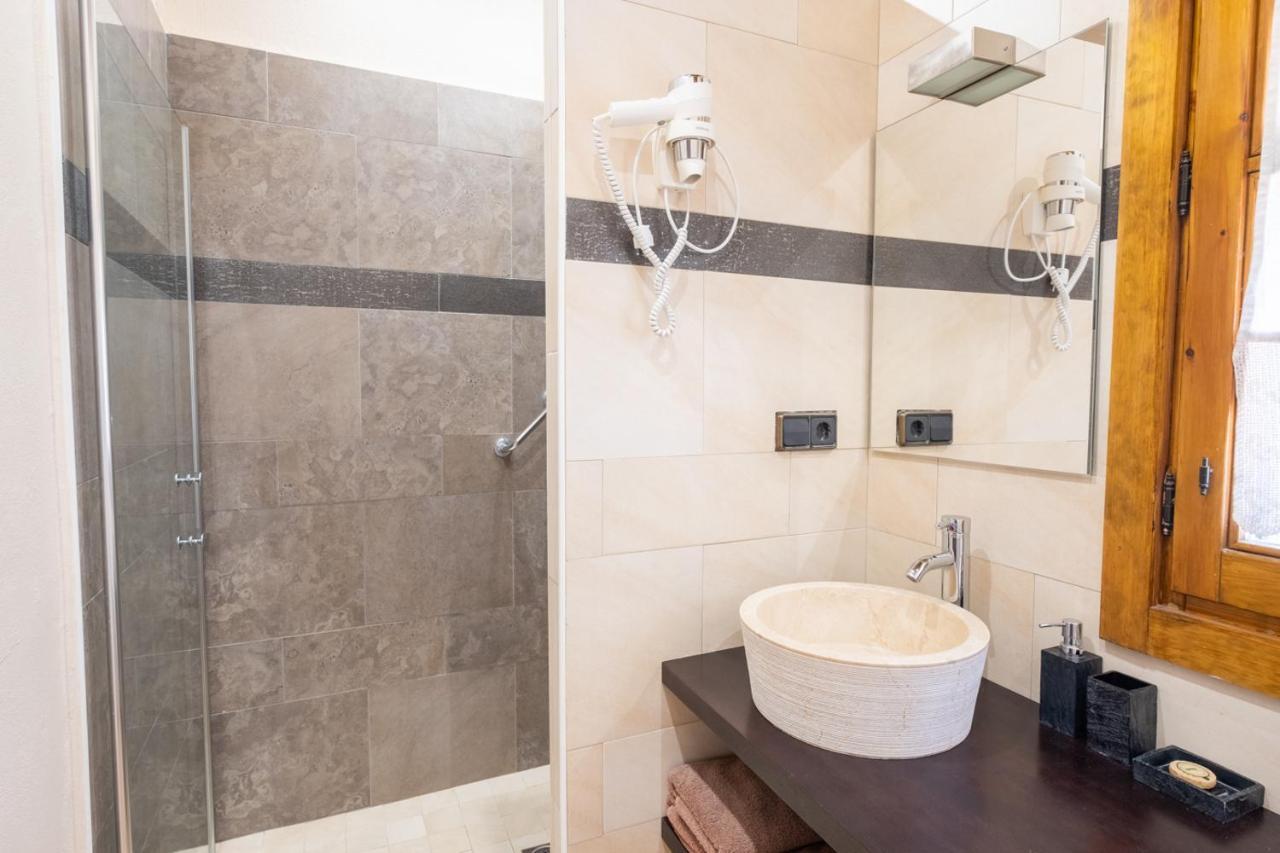 Bed and Breakfast Cal Ros Calonge de Segarra Екстер'єр фото